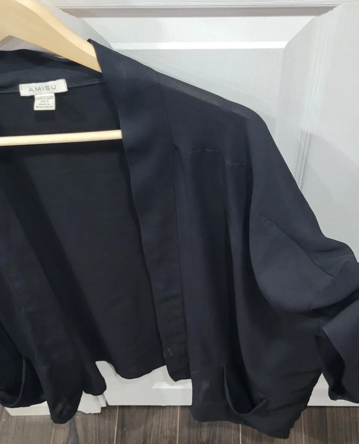 Amisu Black Kimono - Size Medium image indicator(3)