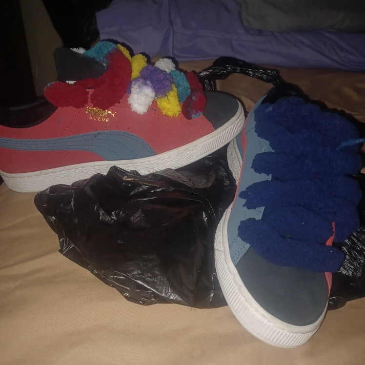 Old school pumas size 10