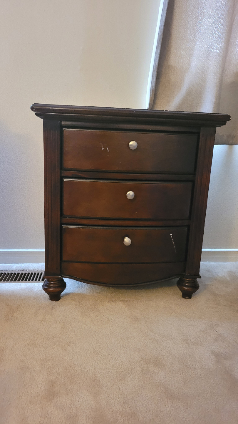 Wooden 3-Drawer Nightstand- the Brick