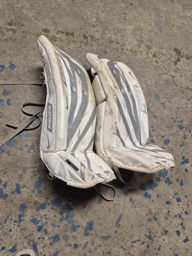 Bauer goalie pads