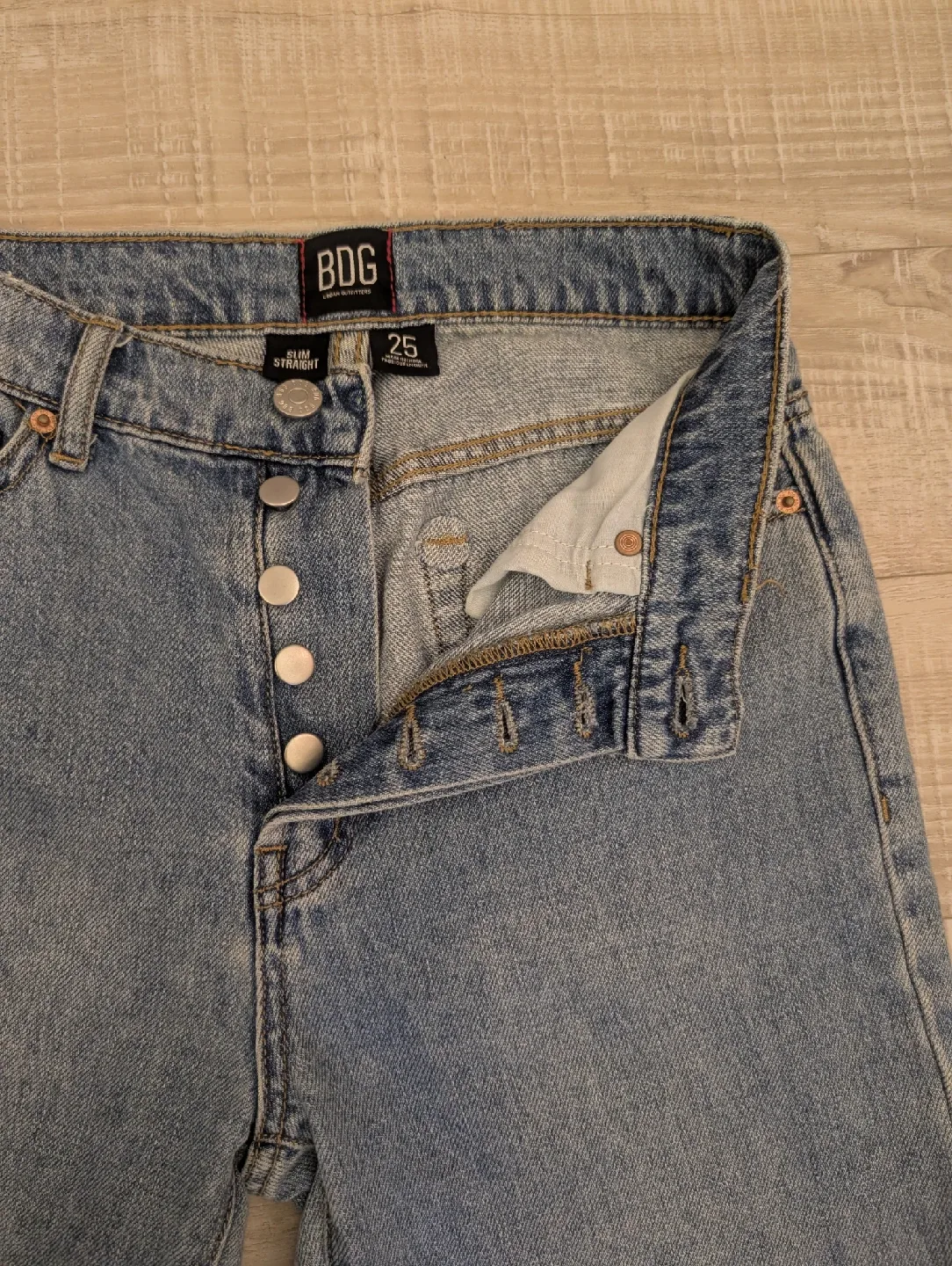 BDG Urban Outfitters Slim Straight Jeans - Size 25 image indicator(2)