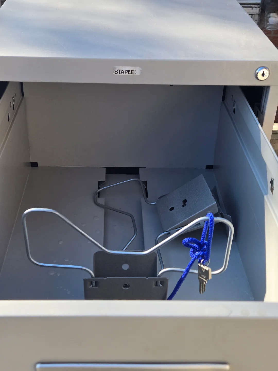 Grey Filing cabinets image indicator(2)