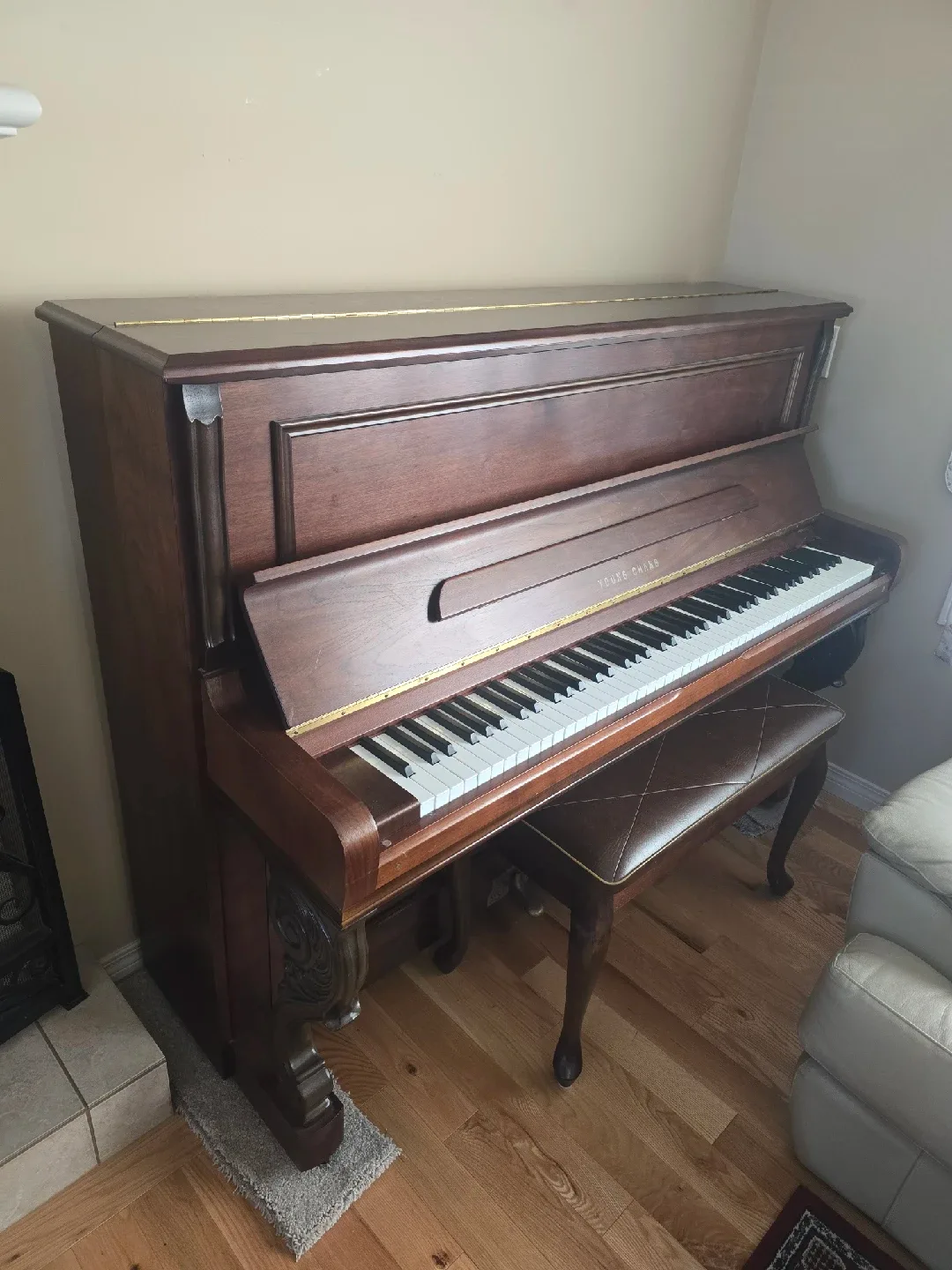 Young Chang Upright Piano with Bench image indicator(2)