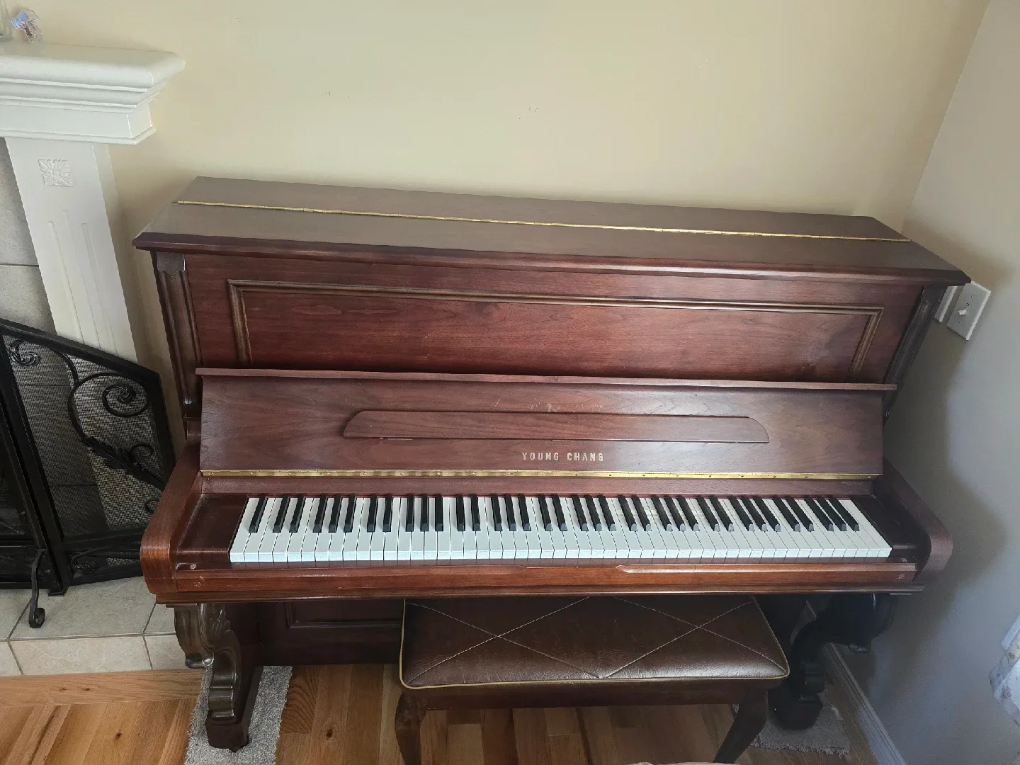 Young Chang Upright Piano with Bench image indicator(3)