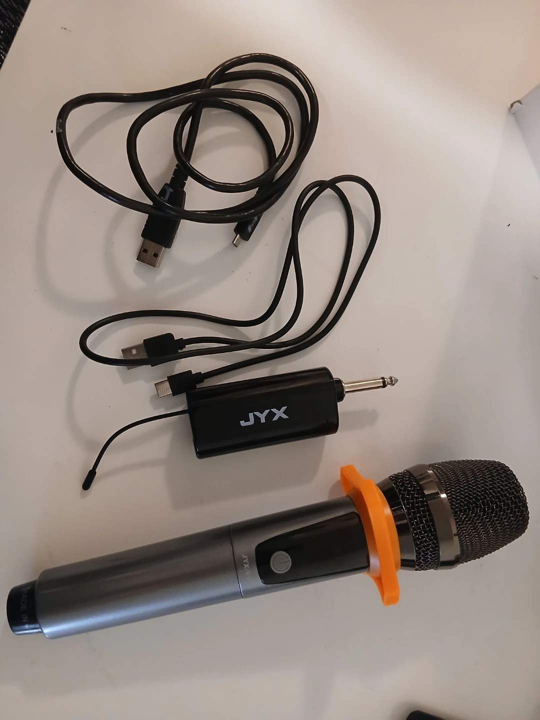 JYX-V1S Microphone with Charger