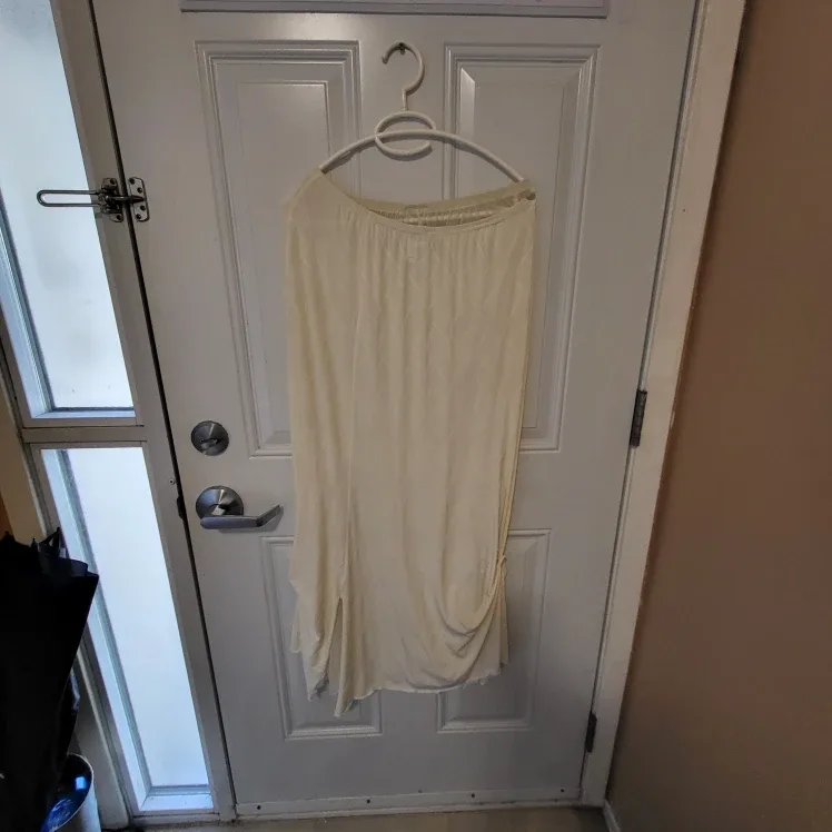 Worn Once- Linda Lundstrom Two-Piece Set - Size 10 image indicator(6)