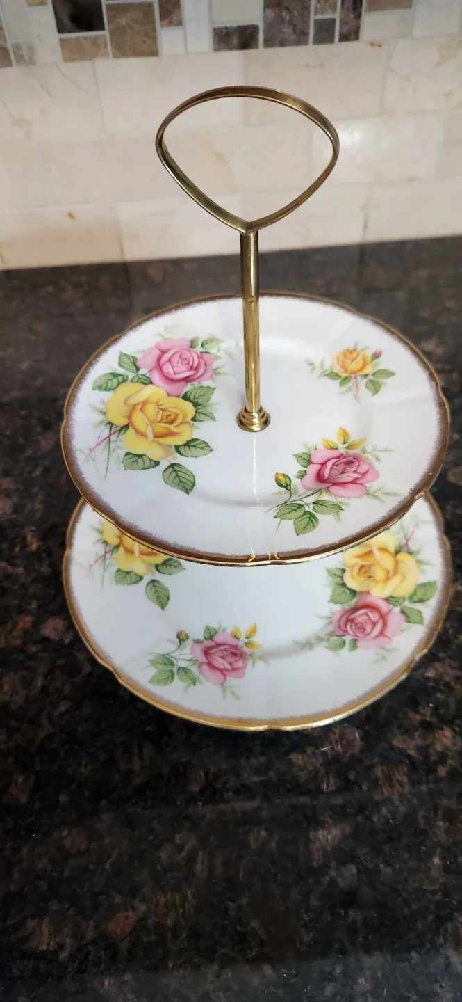 Vintage Floral Two-Tier Cake Stand image indicator(4)