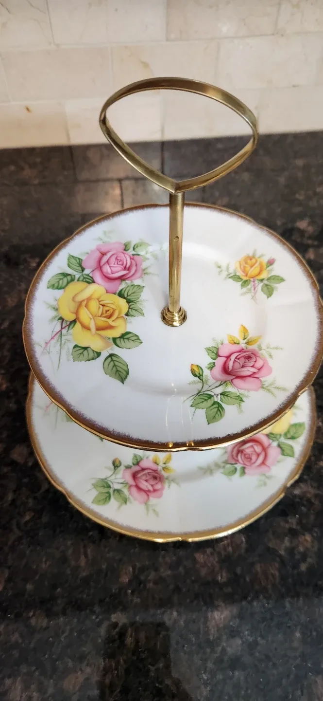 Vintage Floral Two-Tier Cake Stand image indicator(5)