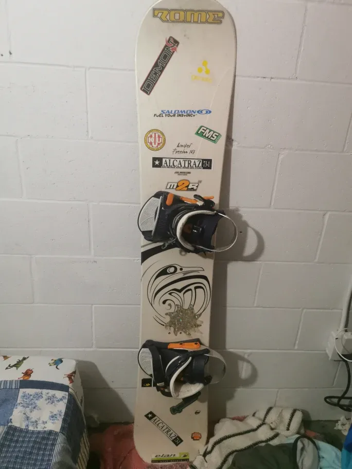 Rome Limited Snowboard with Bindings image indicator(4)