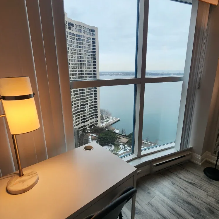 Downtown Room Harbourfront  December 1st