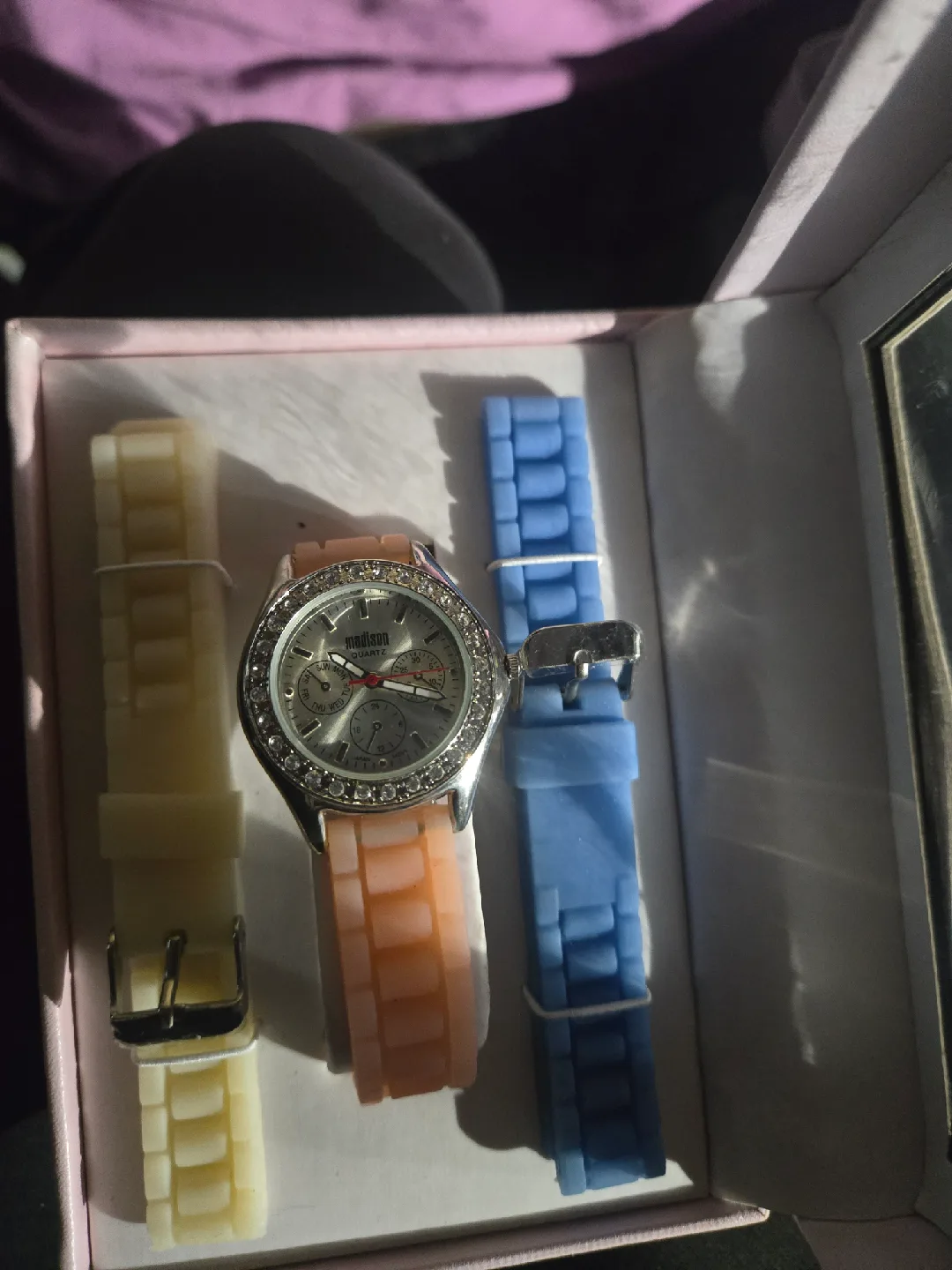 Madison Quartz Watch with Interchangeable Bands image indicator(2)