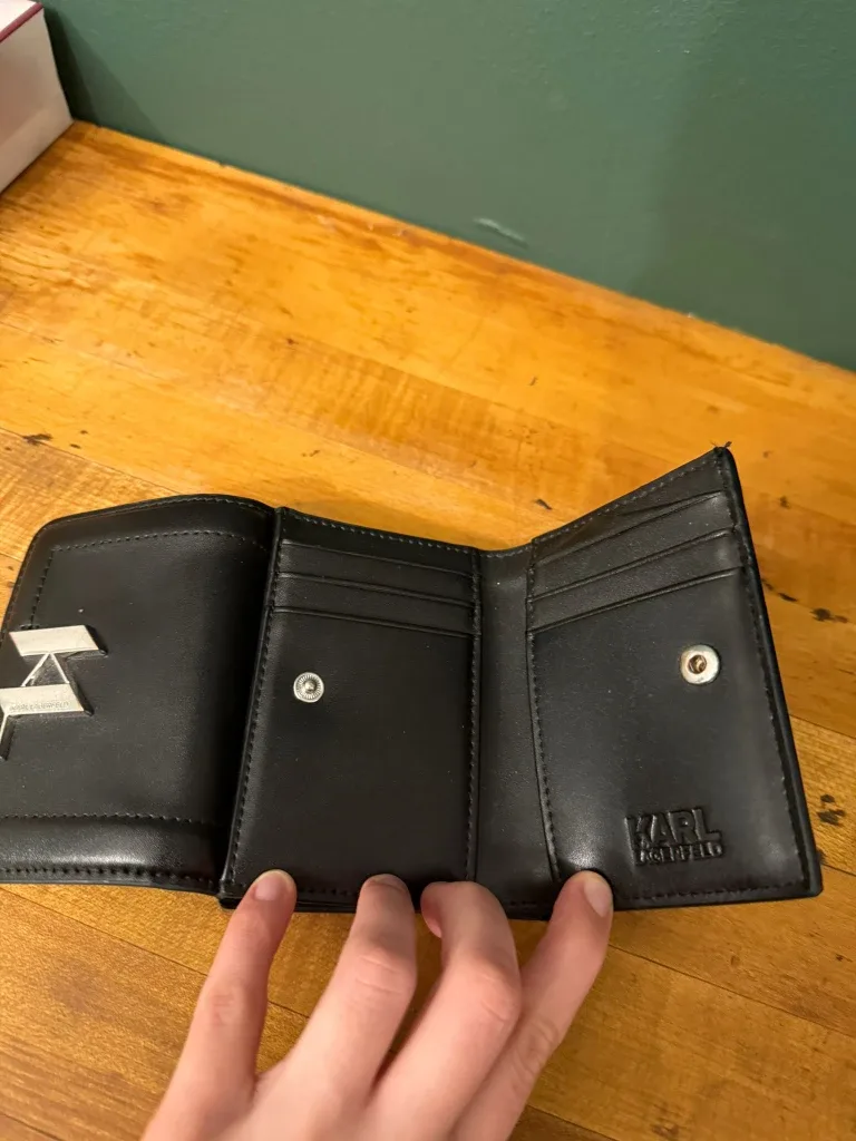 Karl Lagerfeld Black Leather Wallet image indicator(7)