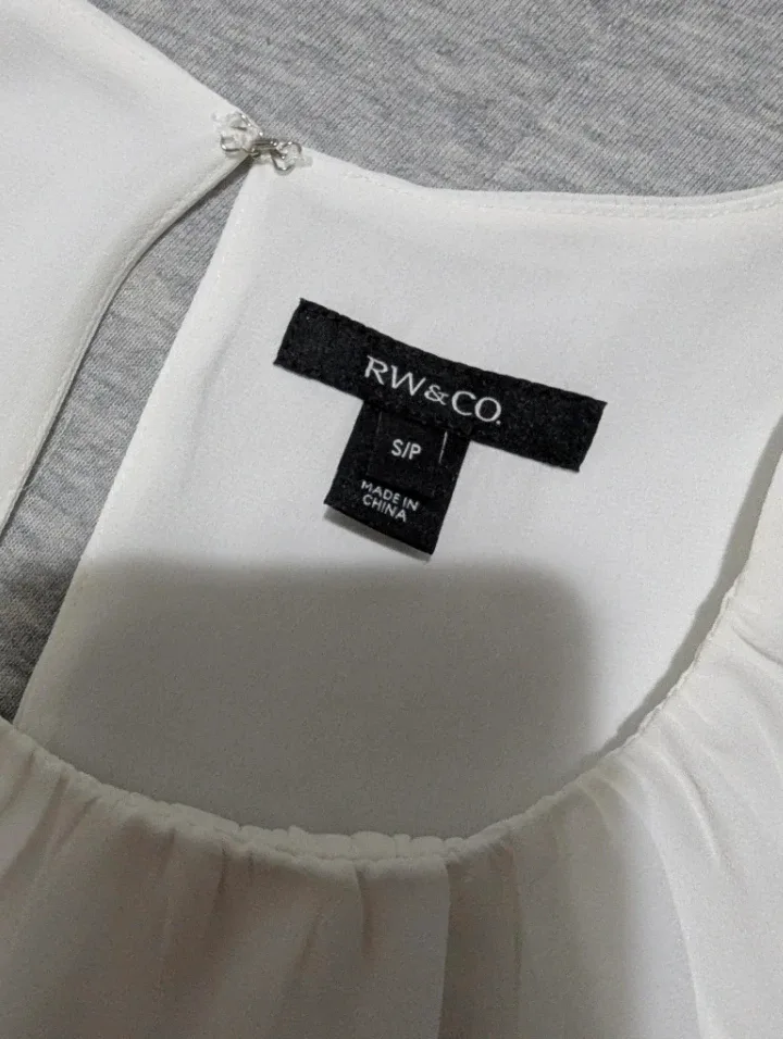 White RW&CO Sleeveless Tank Top - Women's Small image indicator(3)