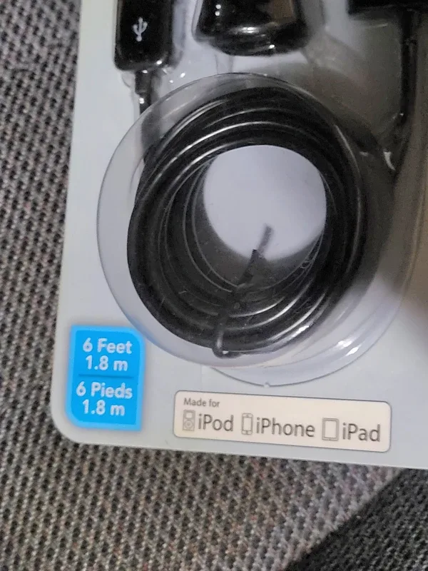 onn. 2-in-1 Charger Kit for iPod/iPhone/iPad - NEW image indicator(2)