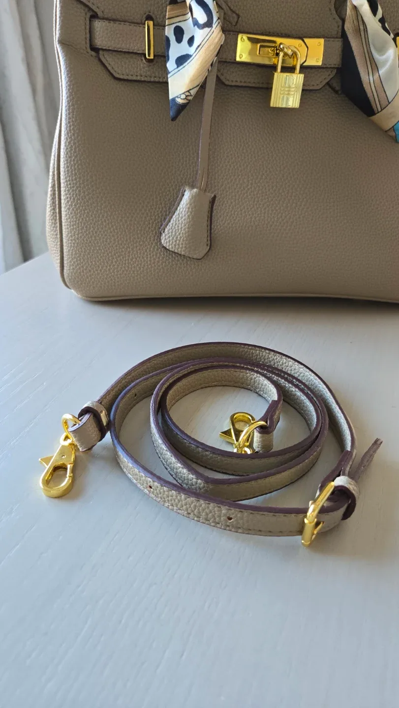 Leather Handbag image indicator(4)