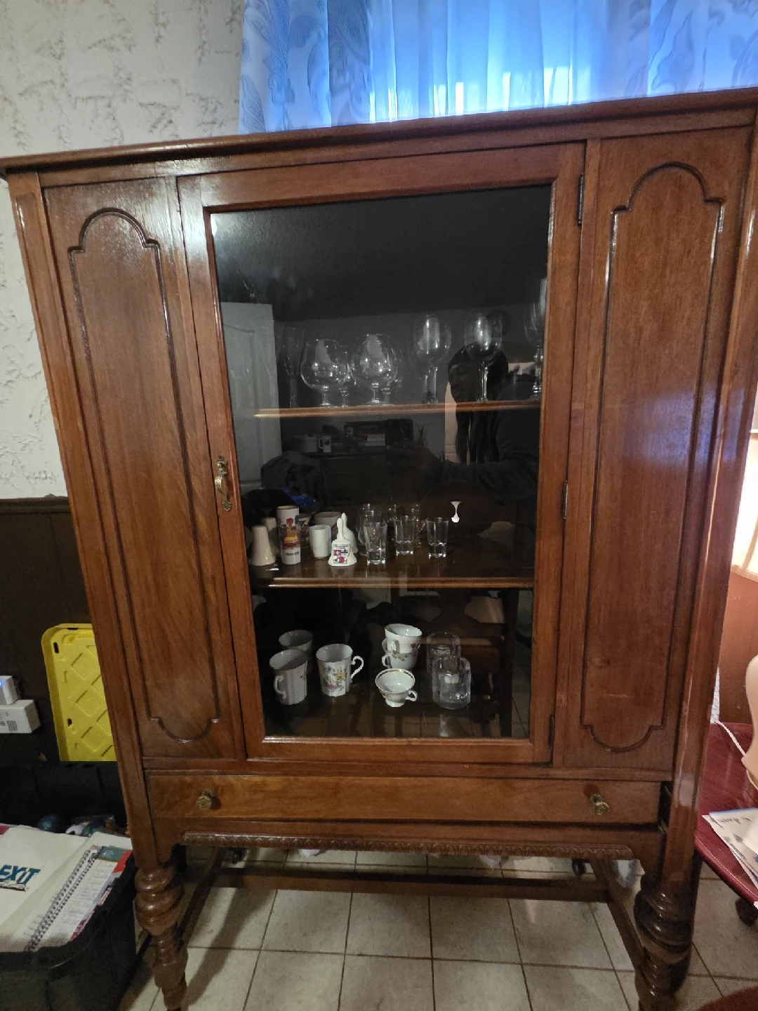 Antique Wooden China Cabinet & Dining Table Set - photo 4