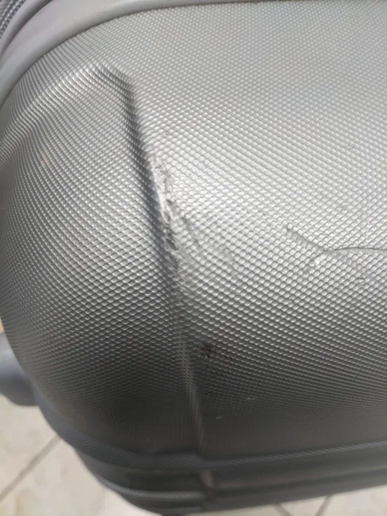 California Pak Carry-on Suitcase image indicator(7)