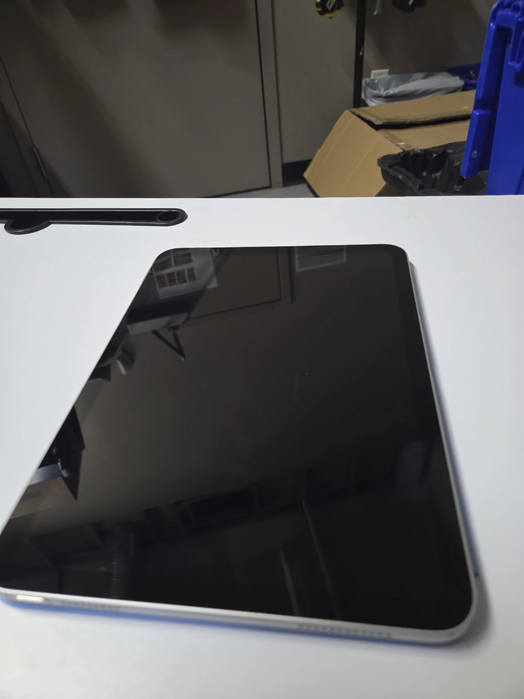 iPad A16 with Smart Cover