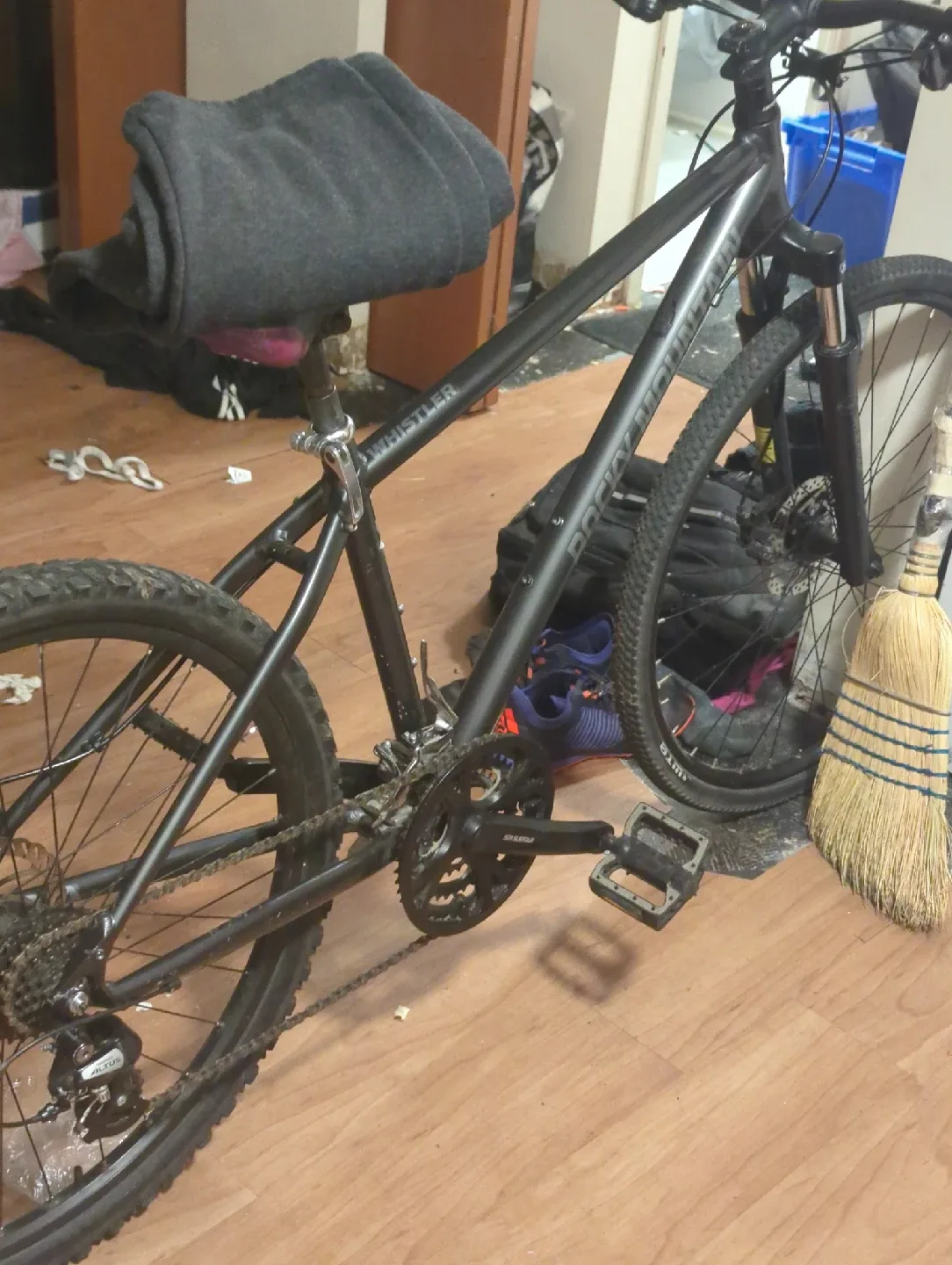 Rocky Mountain Whistler Mountain Bike image indicator(2)