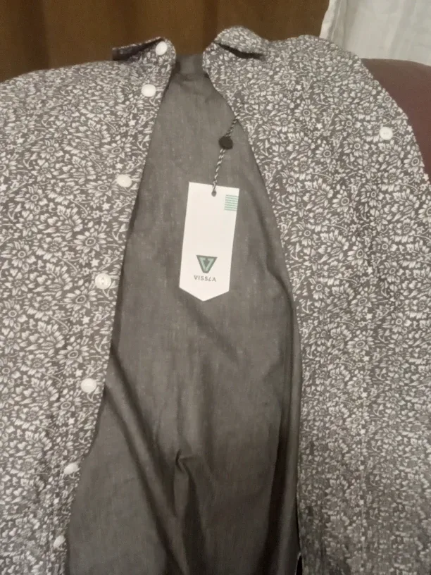 Vissla Floral Shirt - New with Tags image indicator(3)