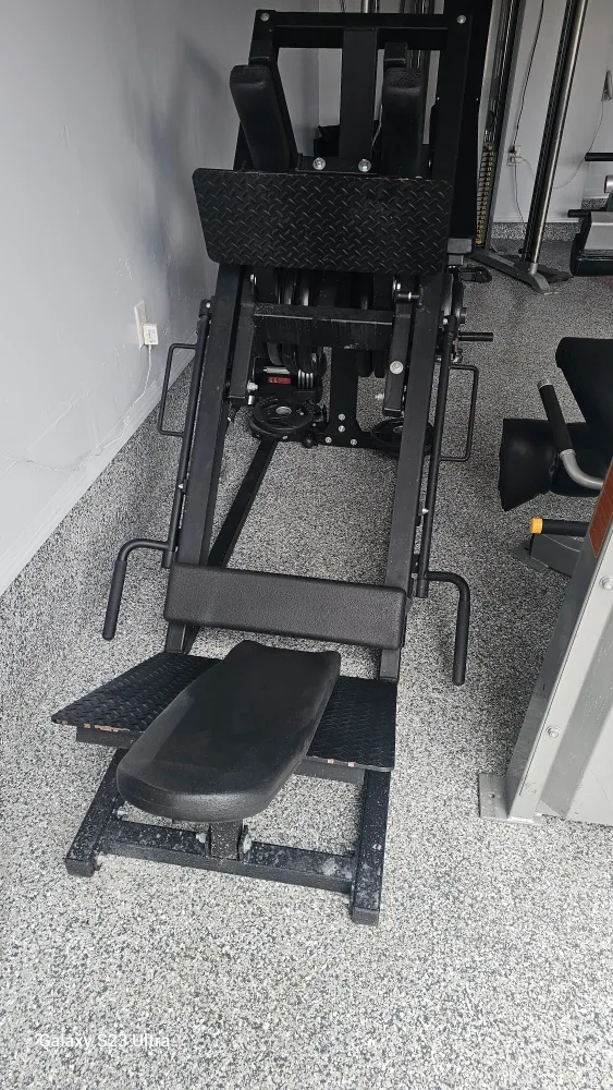 Gym Weight Lifting Hack Squat Machine image indicator(2)