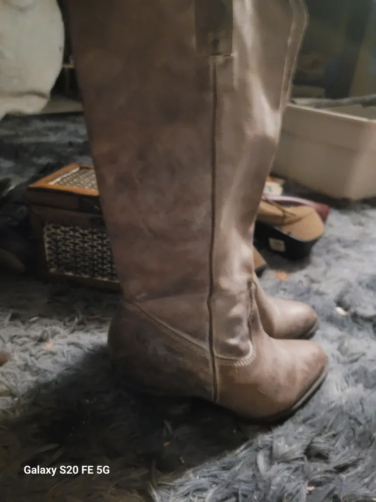 Brown Leather Cowboy Boots image indicator(3)