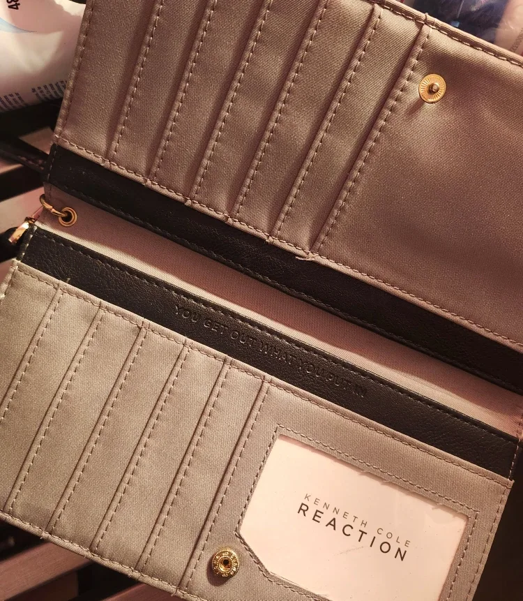 Kenneth Cole Reaction Black Wallet image indicator(4)