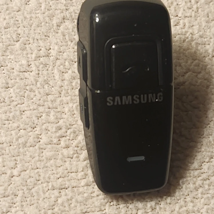 Samsung earplug - photo 2