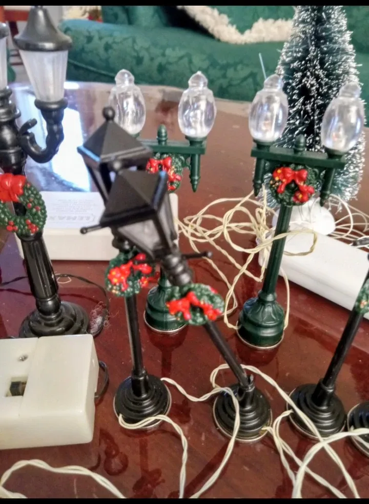 Miniature Christmas Village Street Lamps - total 20 pcs image indicator(2)
