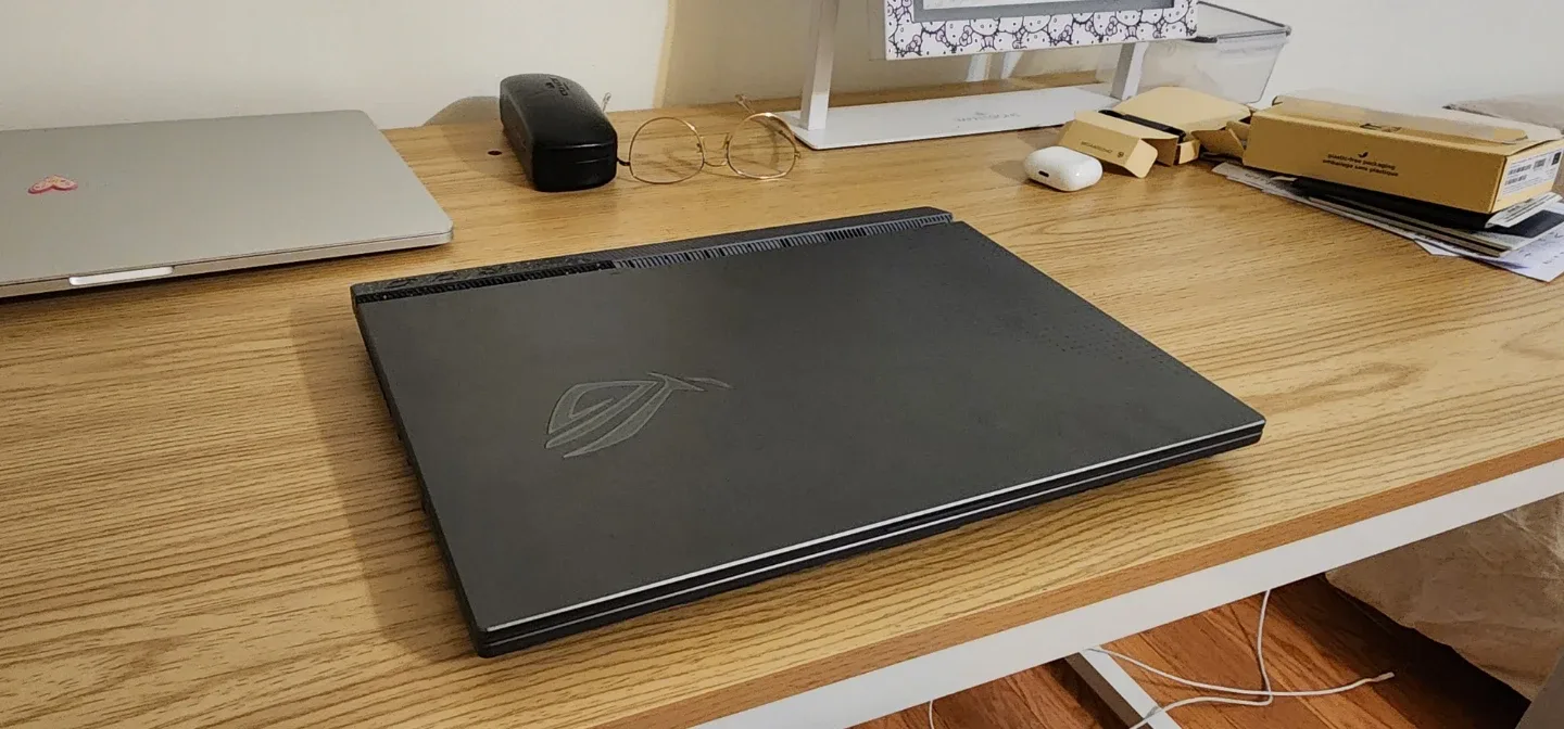 ASUS ROG Strix G513RM Gaming Laptop image indicator(7)