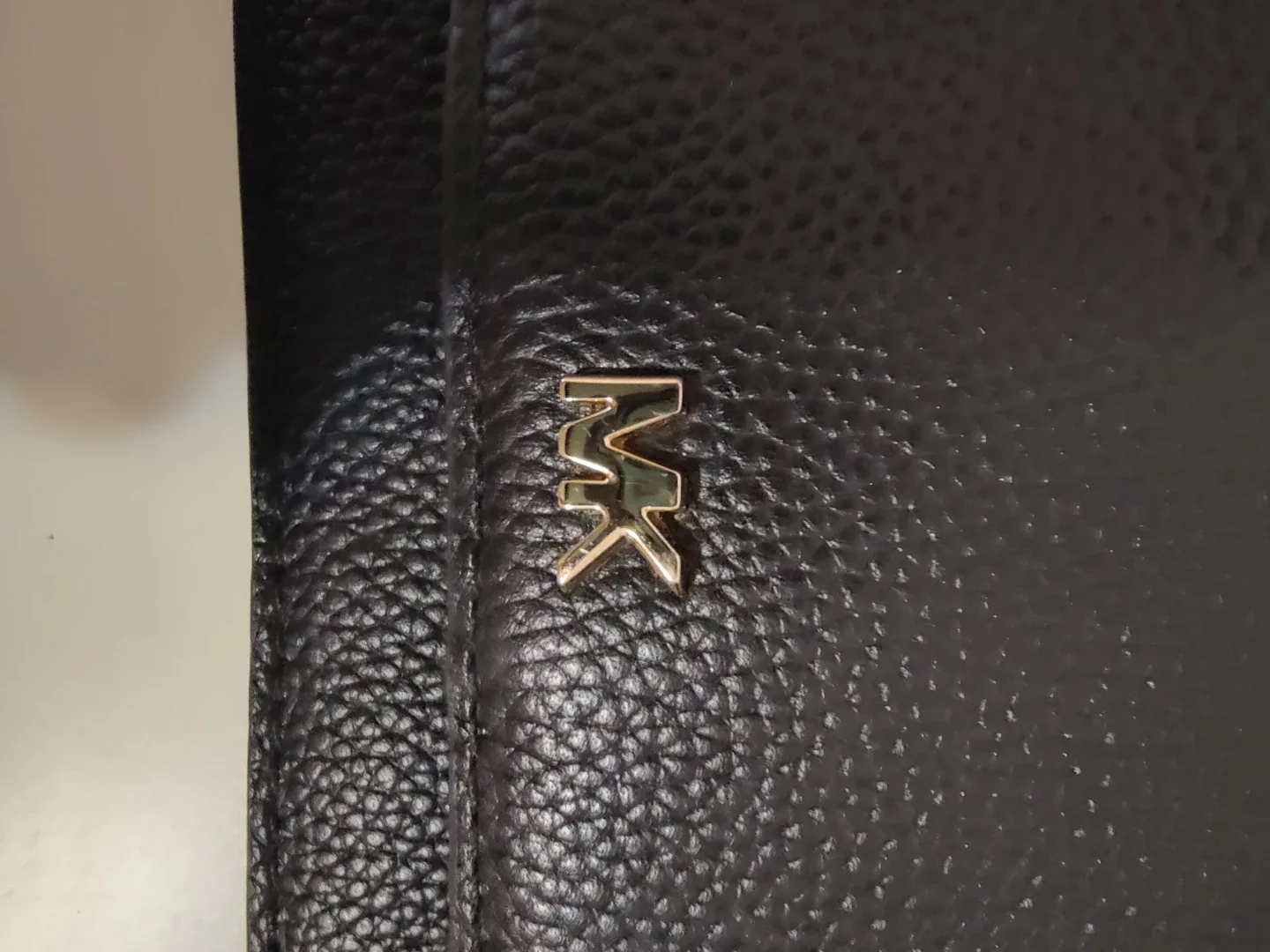 Michael Kors Black Leather Crossbody Wallet image indicator(3)
