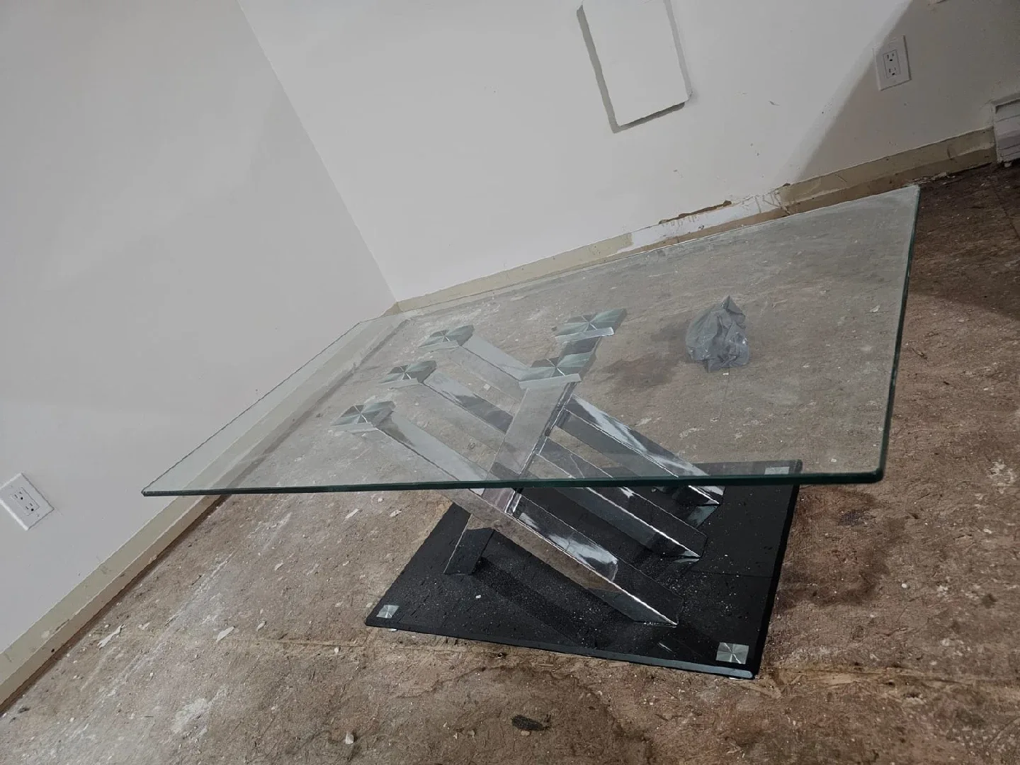 Glass Top Coffee Table with Chrome Legs image indicator(2)