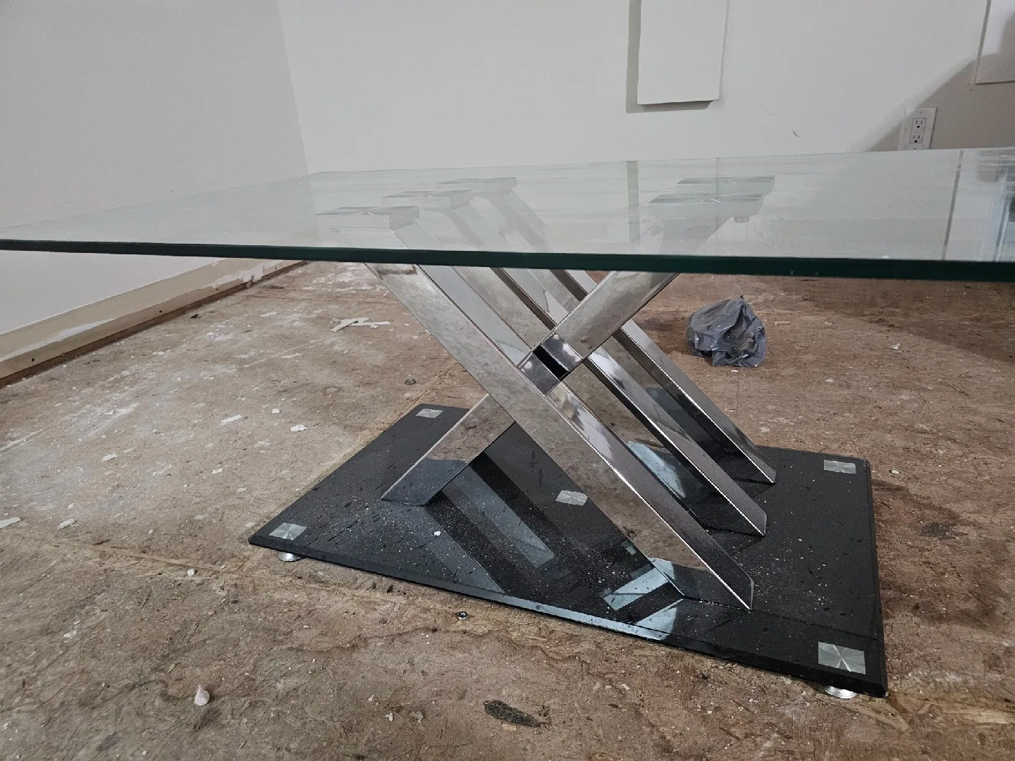 Glass Top Coffee Table with Chrome Legs image indicator(4)