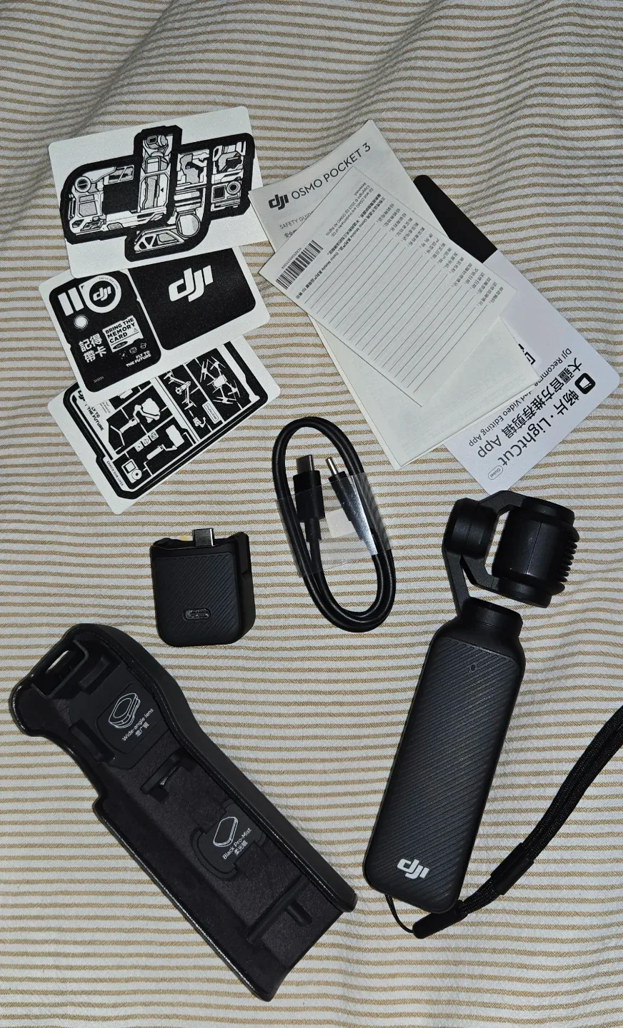 DJI Osmo Pocket 3 Gimbal Camera - Like New! image indicator(4)