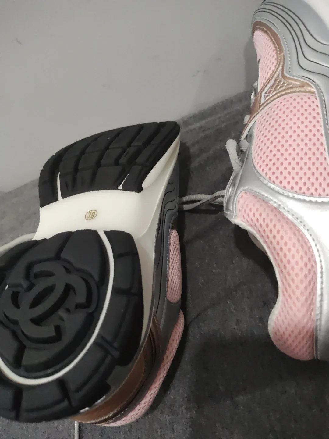 Chanel Sneakers Size 39 image indicator(5)