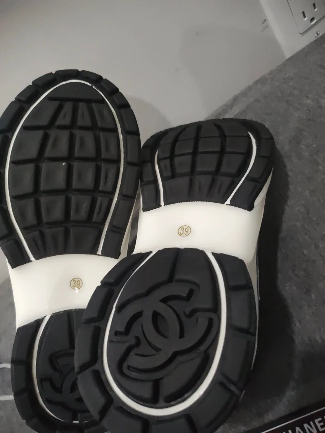Chanel Sneakers Size 39 image indicator(6)