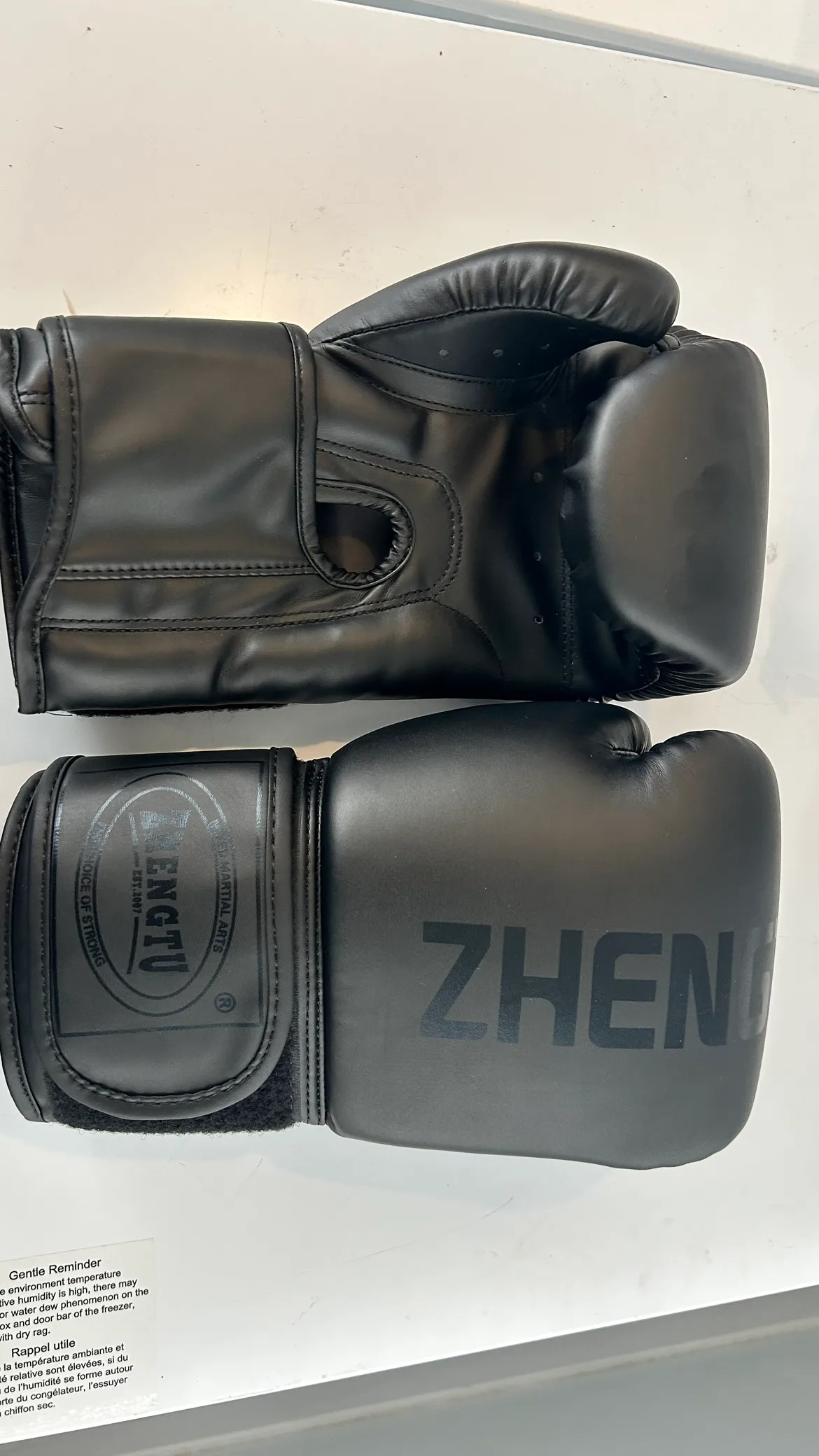 Zhengtu Boxing Gloves - Black 8oz image indicator(2)