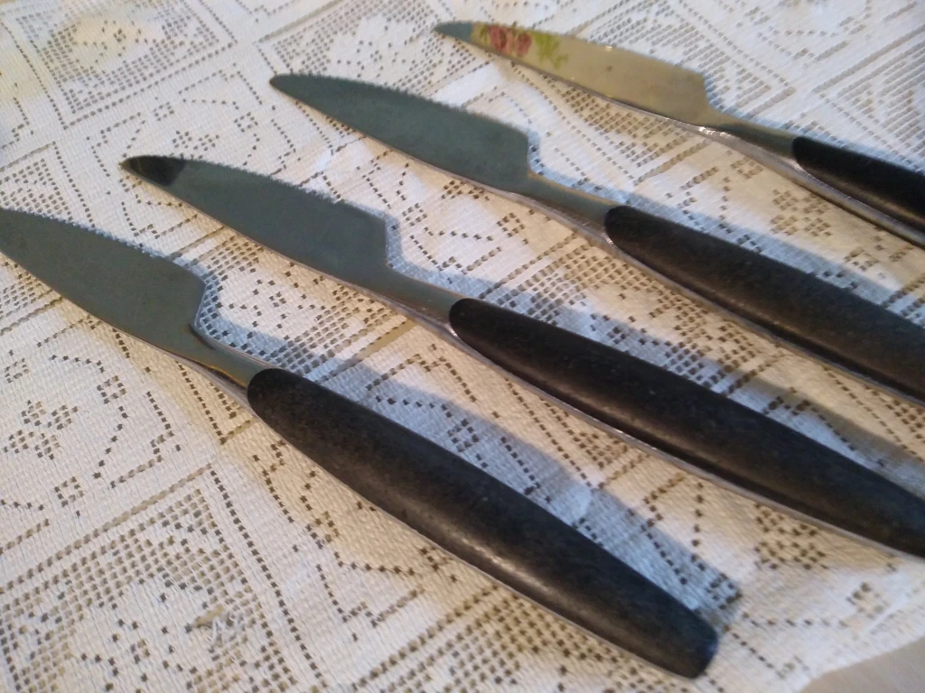 four vintage high quality imported steak knives - photo 2