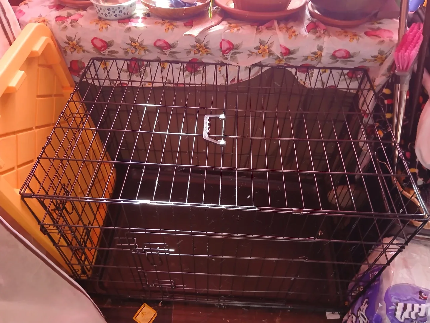 Black Wire Dog Crate 3' by 2' image indicator(4)