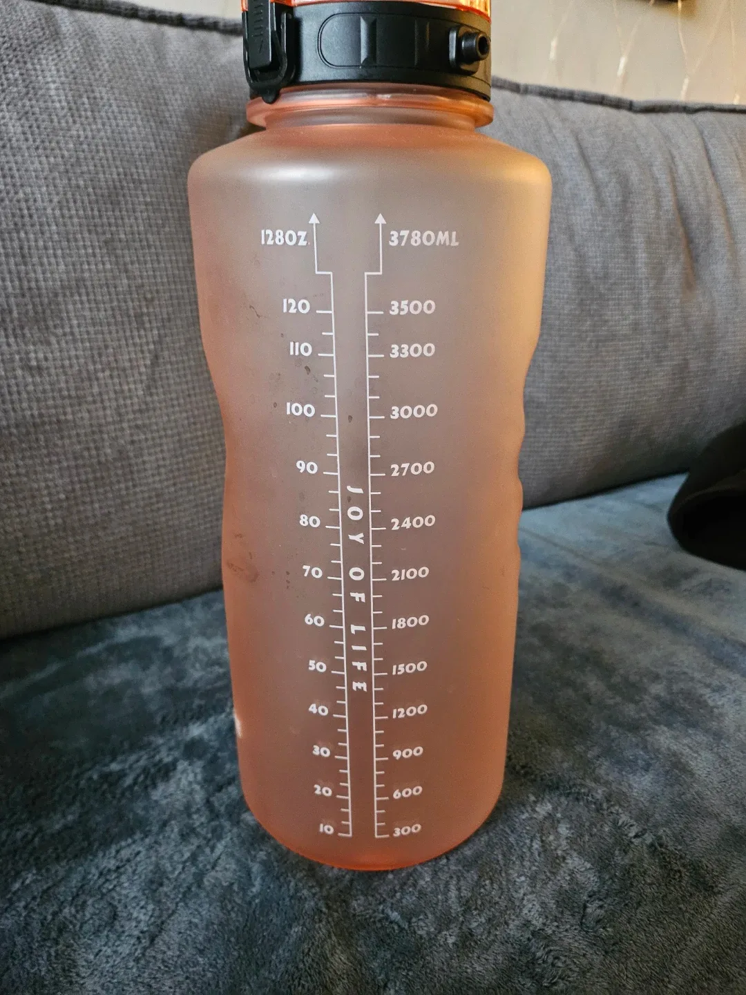 HUGE water bottle (3.7 L) broken handle image indicator(3)