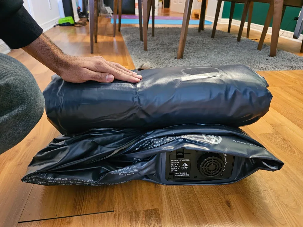 Queen Size Air Mattress with Built-in Pump image indicator(6)