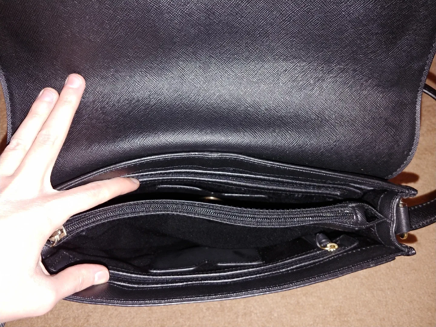 DKNY Black Leather Shoulder Bag image indicator(5)