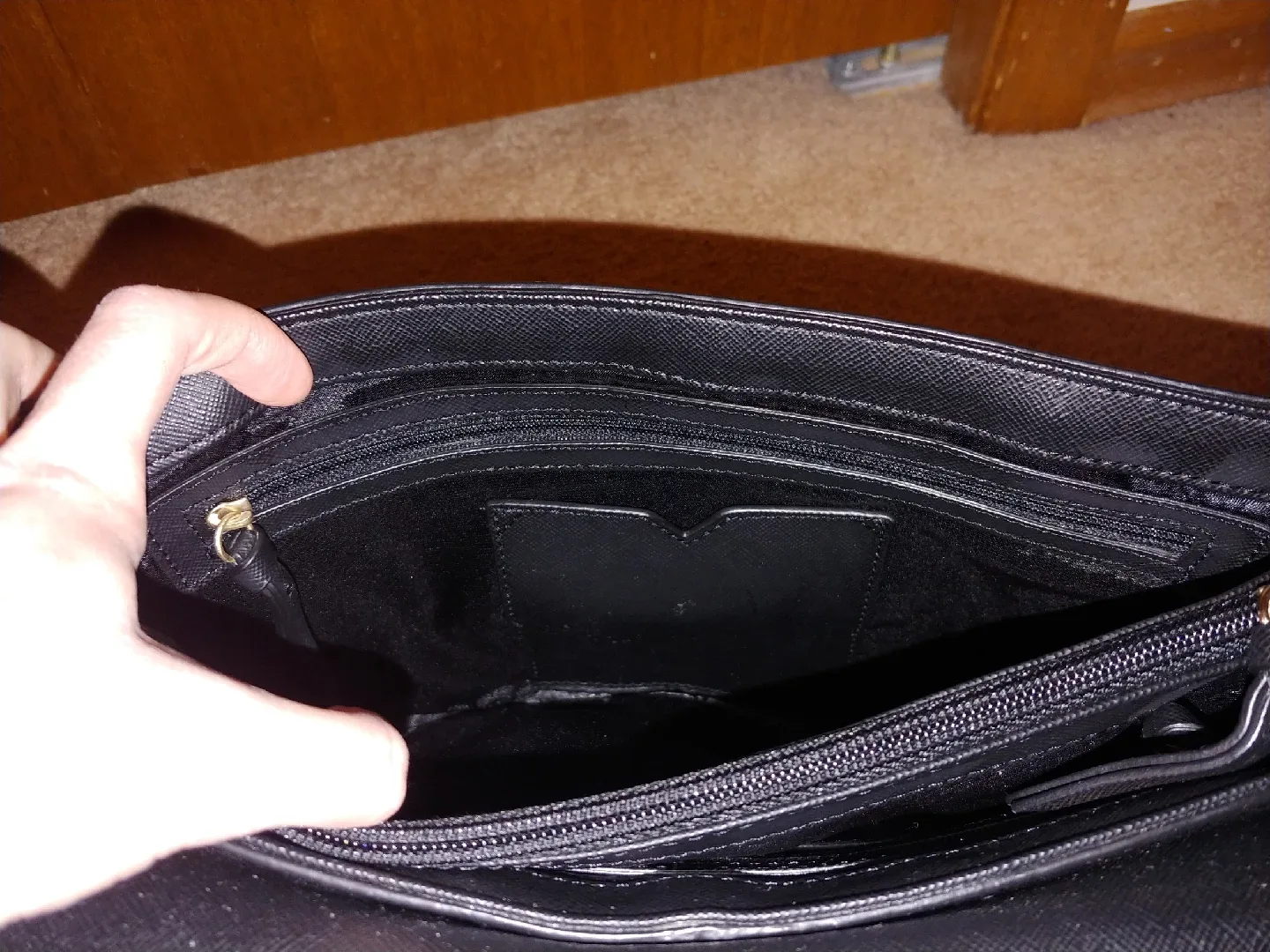 DKNY Black Leather Shoulder Bag image indicator(6)