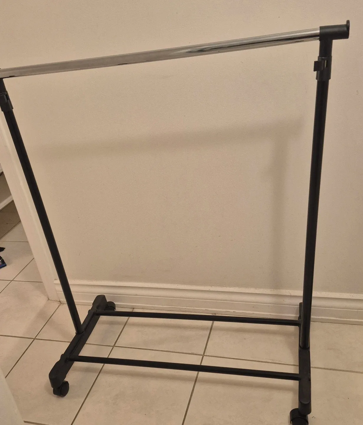 Adjustable Clothes Rack image indicator(5)