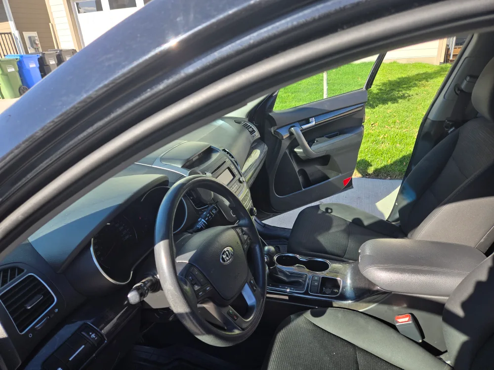 Kia Sorento SUV image indicator(5)