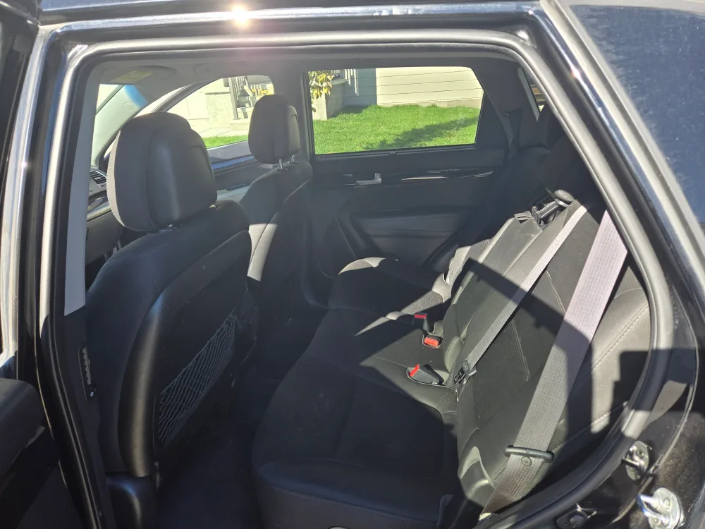 Kia Sorento SUV image indicator(7)