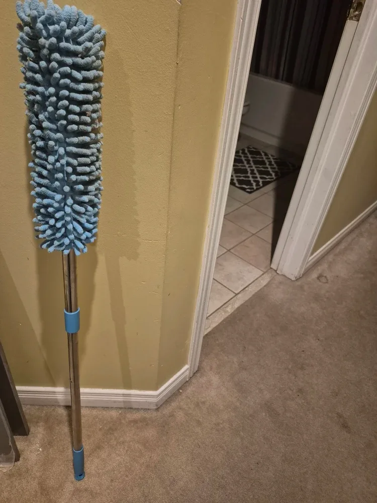 Blue Microfiber Duster with Extendable Pole