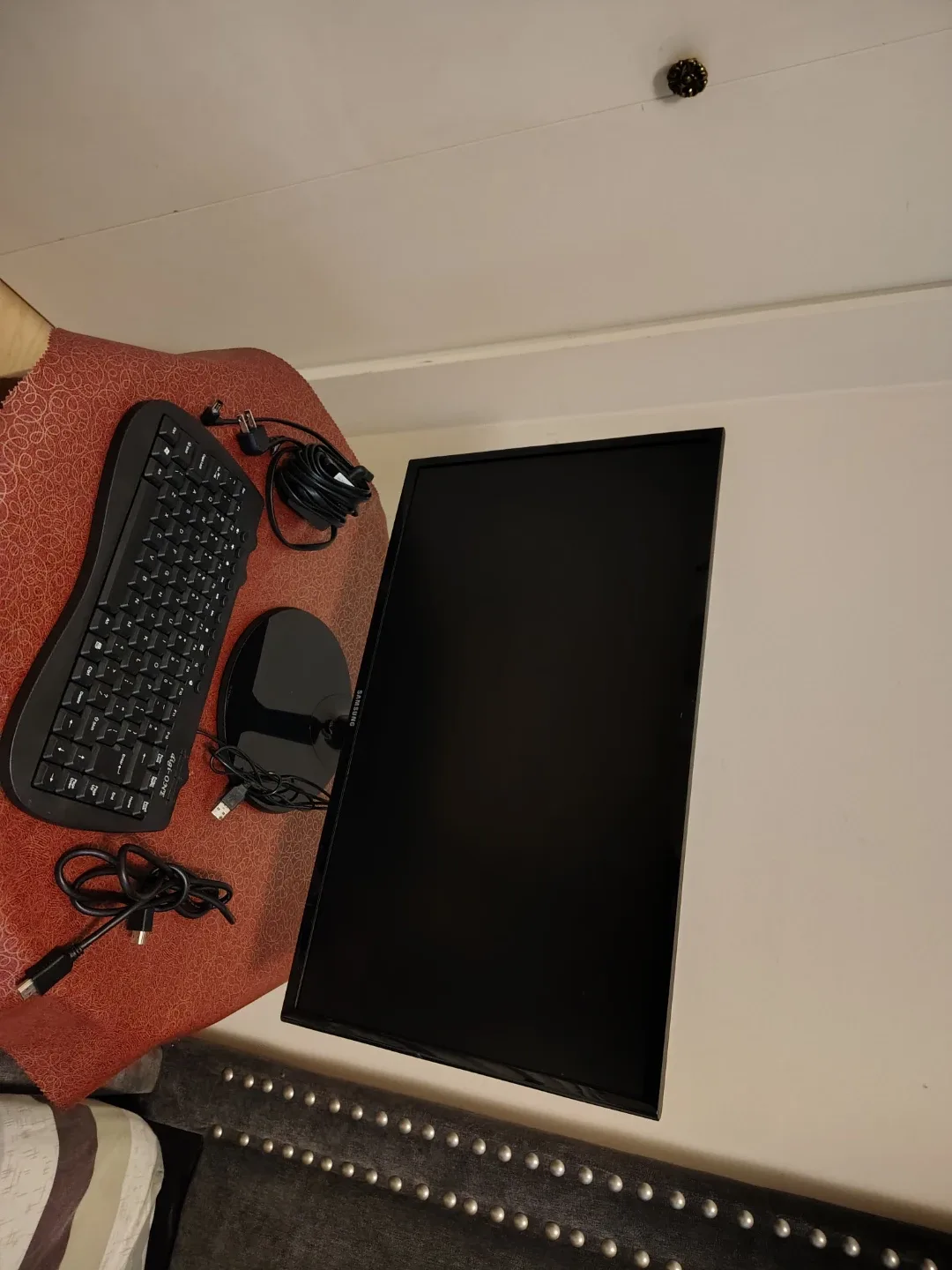 Samsung S24F350FH Monitor & Digi-052 Keyboard image indicator(2)