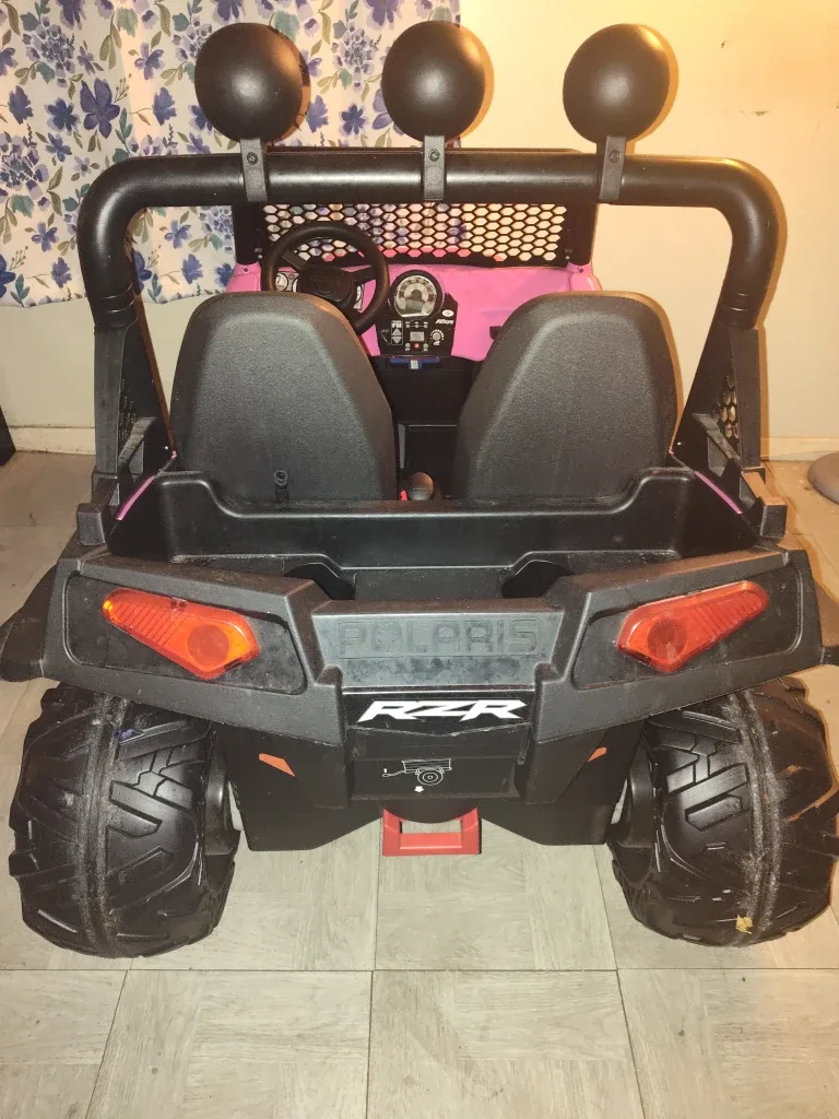 Pink Polaris RZR 900 Ride-On Car image indicator(5)