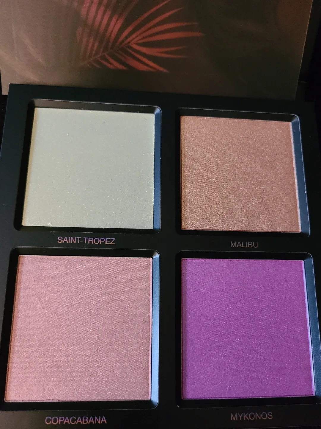 Huda Beauty Summer Highlighter Palette image indicator(2)